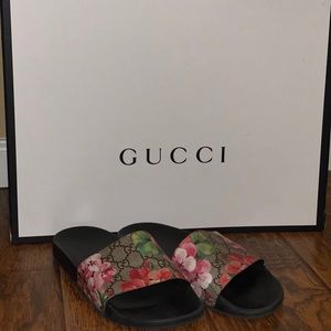 Gucci bloom slides